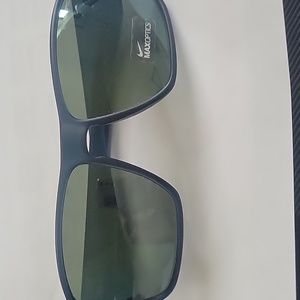 Nike sunglasses essential Venture Ev1001